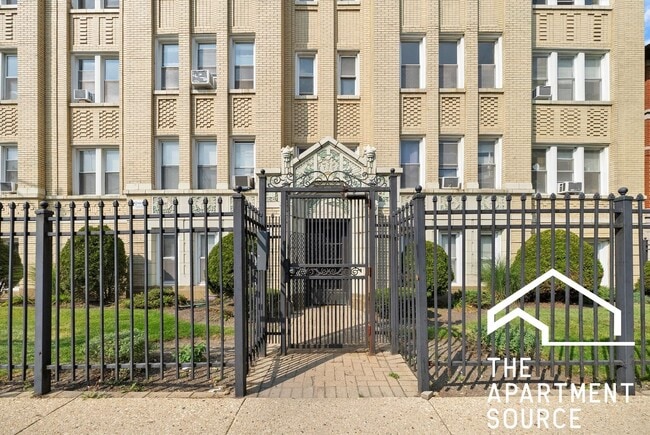 Building Photo - 2600 N Kimball Ave