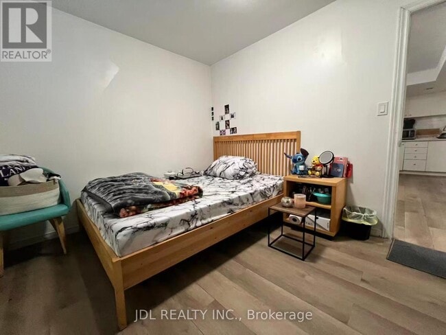 Building Photo - 15 Summerglade Dr