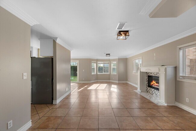 Building Photo - 4845 W 115th St