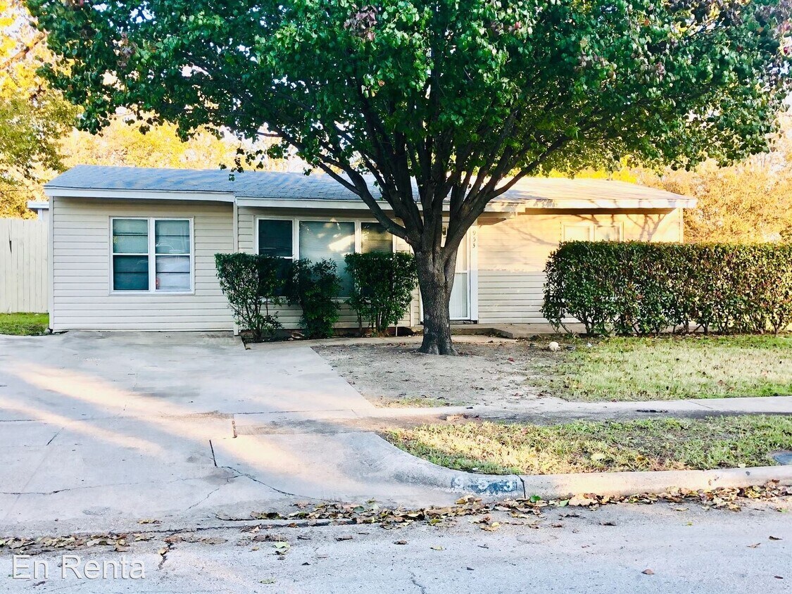 Primary Photo - 4 br, 3 bath House - 953 Indian Hills Dr.