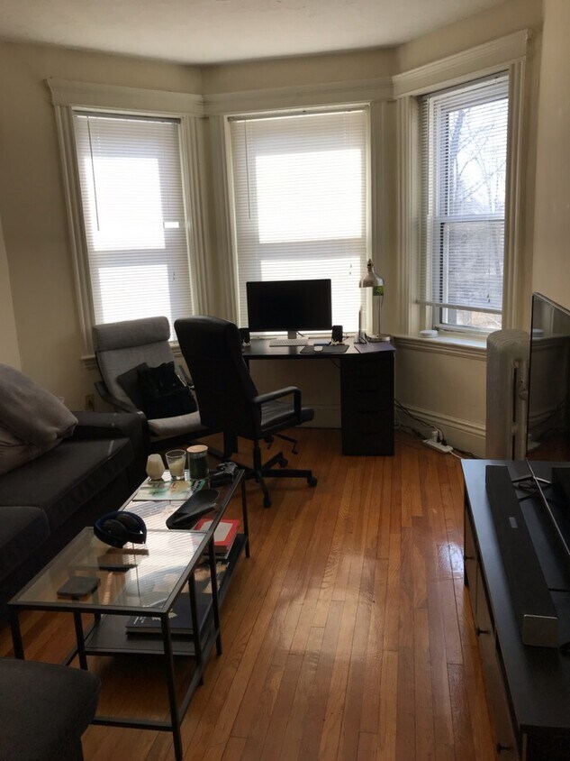 Primary Photo - 102 Queensberry St