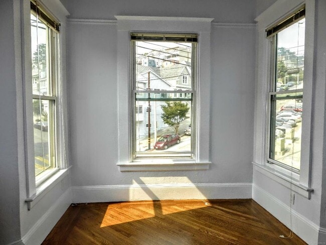 Building Photo - 497 29th St