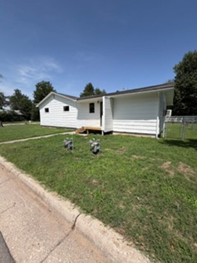 Foto del edificio - 3348 SW 23rd St