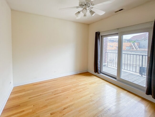 Photo - 2927-29 N. Southport Apartment