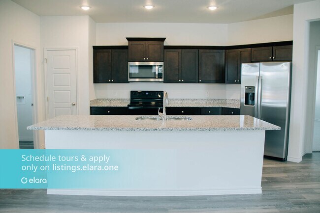 Building Photo - 8511 GLADE DR