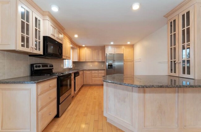 Foto del edificio - 50 Laurel Cir