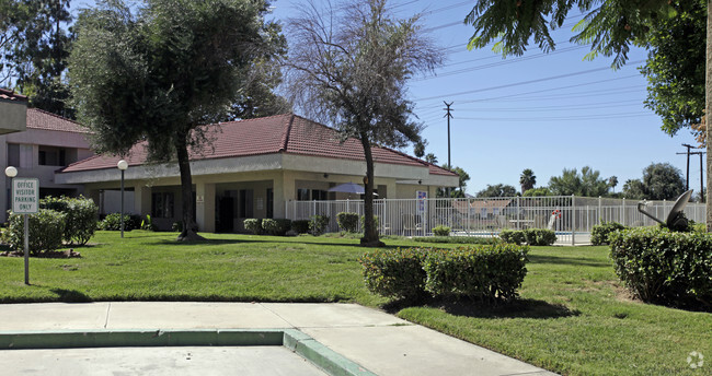 Foto del edificio - Orangewood Apartments