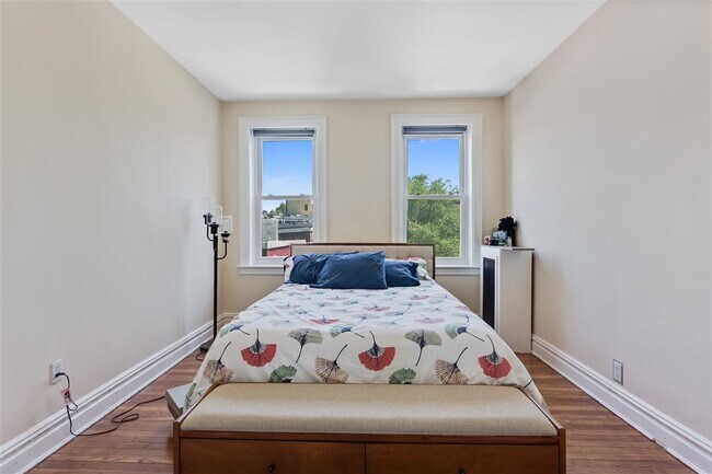 Foto del edificio - 6045 JFK Blvd E