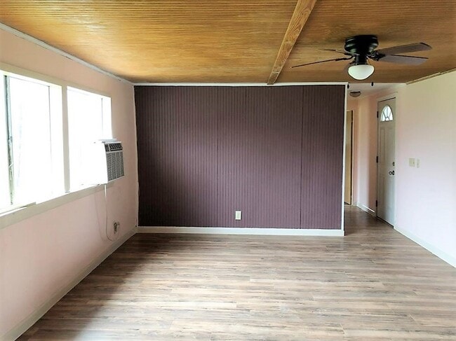 Building Photo - 1078 County Rd 499