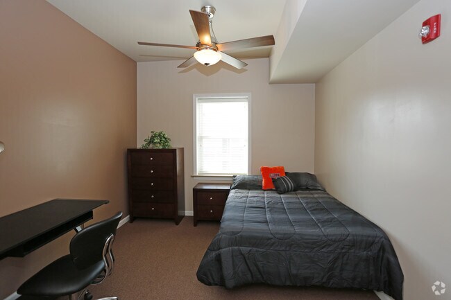 2HAB, 2BA - 815 FT² - Habitación 1 - Smith Apartments @ 53 East Chalmers