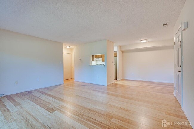 Building Photo - 115 Ravens Crest Dr