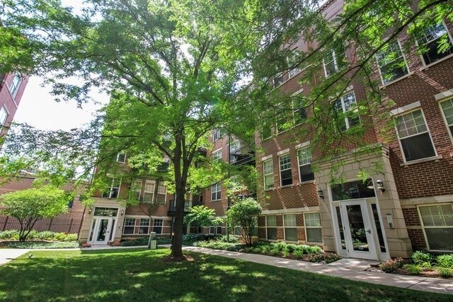Primary Photo - 305 W Scott St