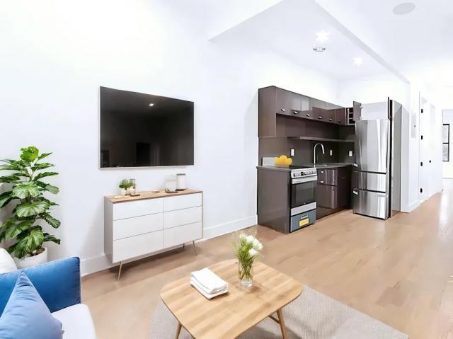 Foto principal - 3 bedroom in BROOKLYN NY 11206