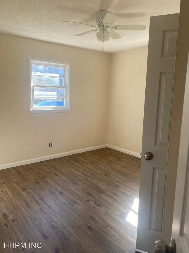 Building Photo - 4 br, 1 bath House - 717 High St