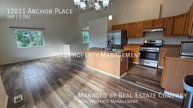 Building Photo - South Anchorage Three Bed Townhome