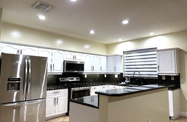 Foto del edificio - 15840 SW 152nd Ct