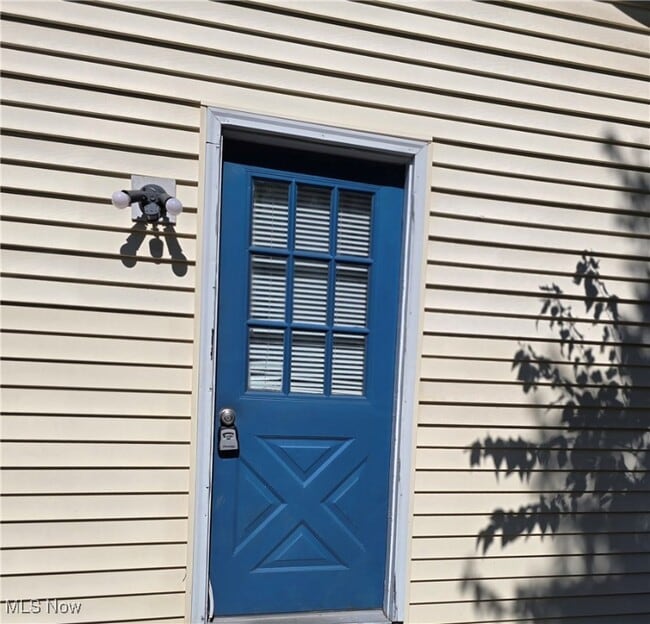 Building Photo - 866 McIntire Ave