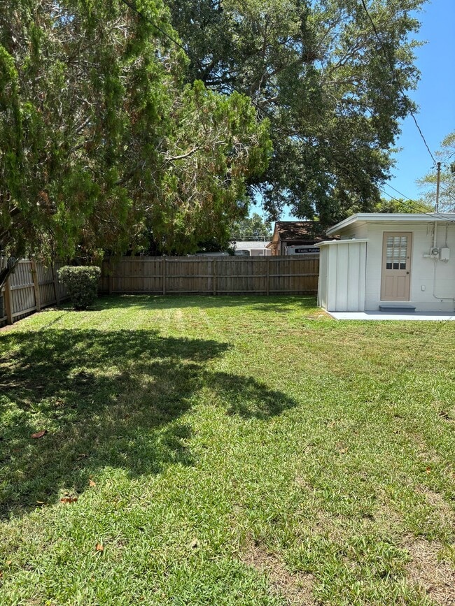 Building Photo - 8567 Ridge Rd