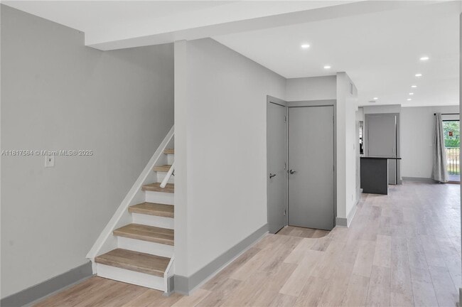 Building Photo - 9123 NW 38th Dr