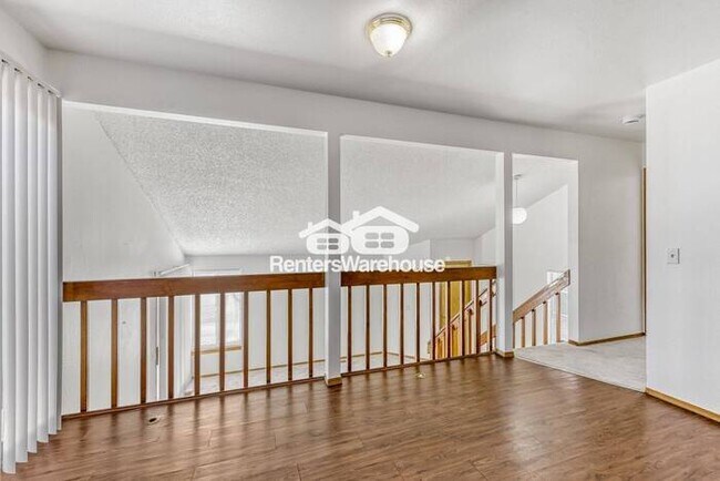 Foto del edificio - Great Price!!!  Minutes from Higlands Ranch Rec Center.  Bright living room, all stainless steel ...