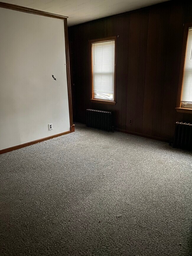 Bedroom 1 - 18 W Railroad Ave