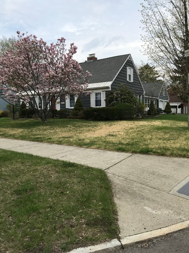 Foto del edificio - 364 S Manning Blvd