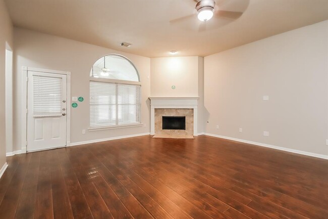 Building Photo - 24710 Dutton Point Dr