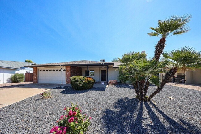 Building Photo - 11207 S Iroquois Dr
