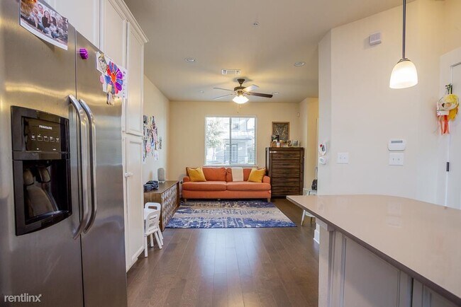 Building Photo - 3 br, 3.5 bath Townhome - 7401 Pantherpaw St