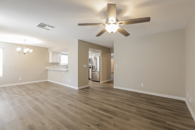 Building Photo - 1112 Barton Green Dr