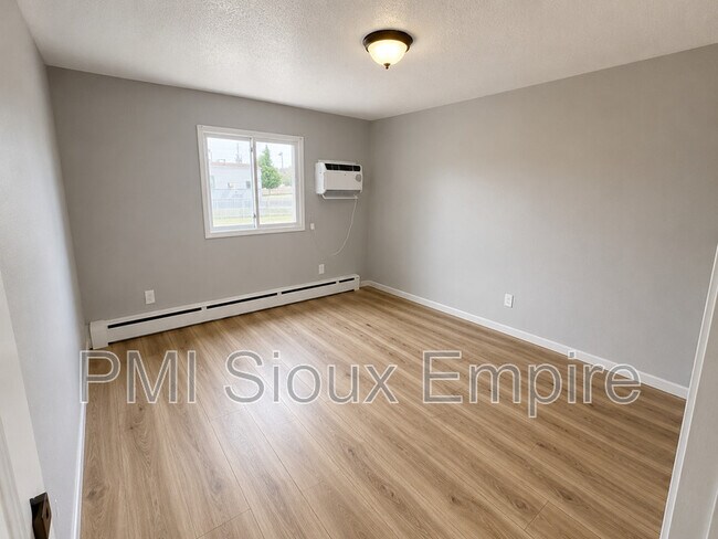 Foto del edificio - 2606 S Duluth Ave