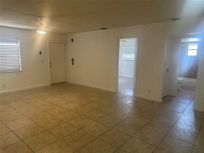 Foto del edificio - 8507 Sunset Dr