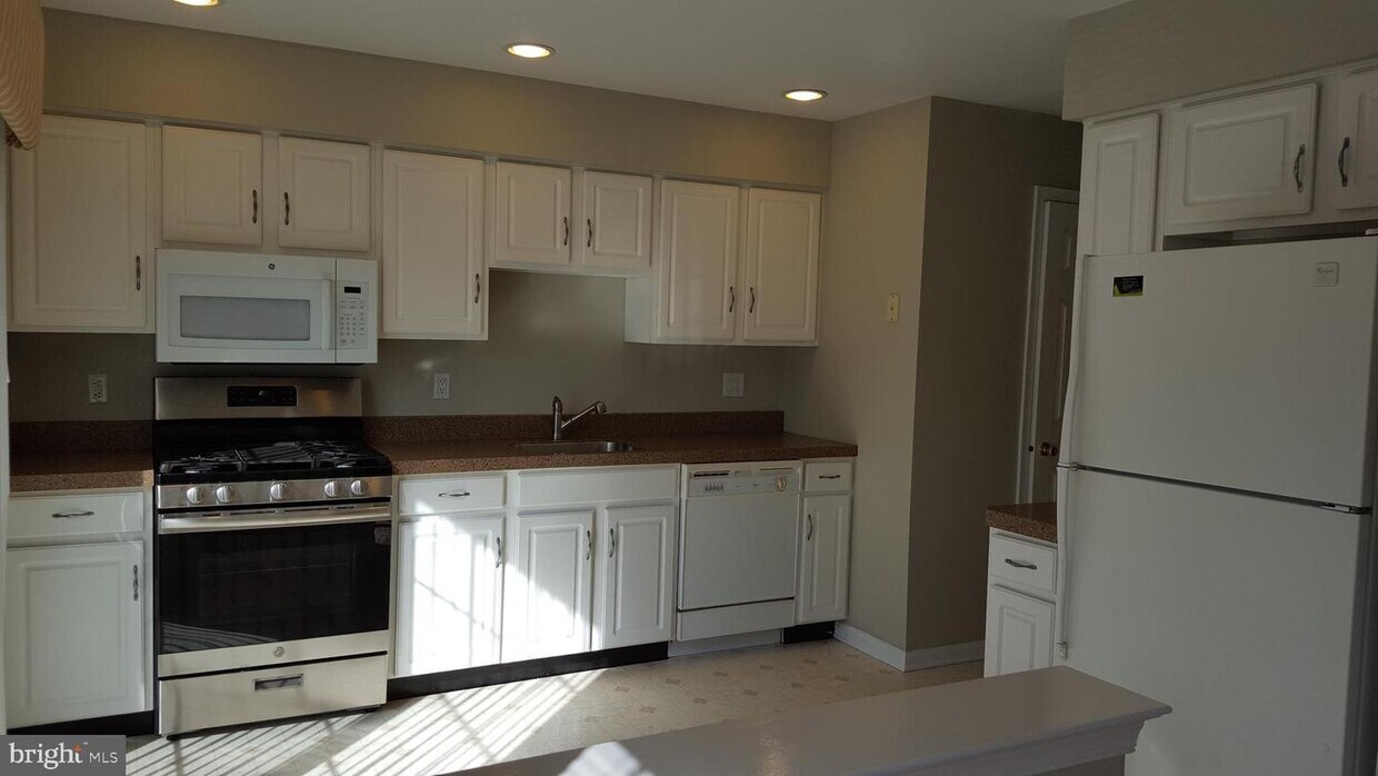 Foto principal - 3102 Saxony Dr