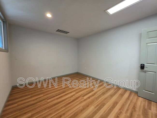 Building Photo - 436 E William St