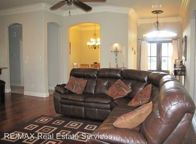Foto del edificio - 4 br, 2 bath House - 313 Briars Court