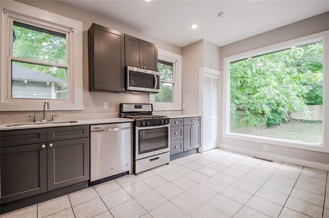 Foto del edificio - 1143 Gracewood Ave SE