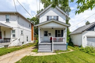 Building Photo - 3242 Stanhope Ave