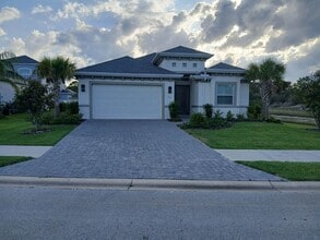 Building Photo - 83 N Lakewalk Dr