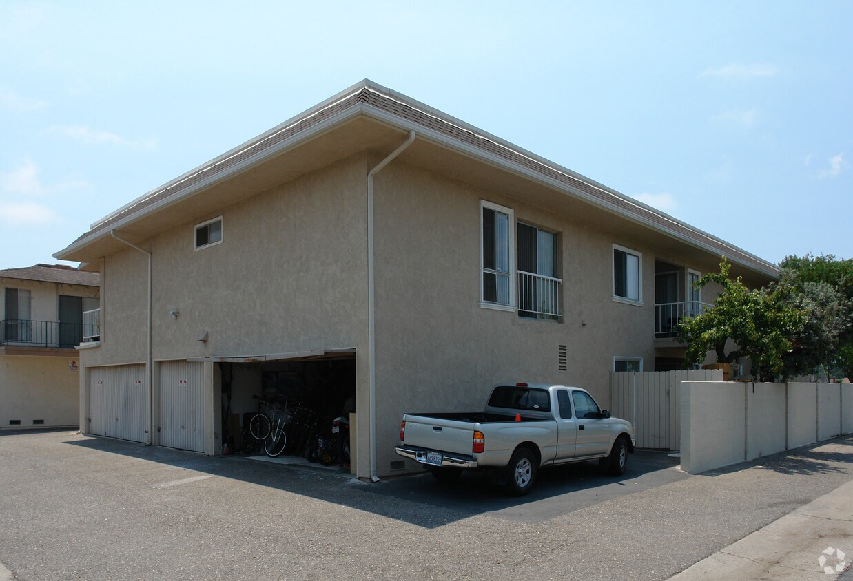 Building Photo - 16032 Waikiki Ln