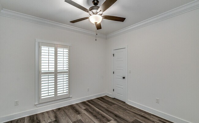 Foto del edificio - 649 Wild Horse Ln