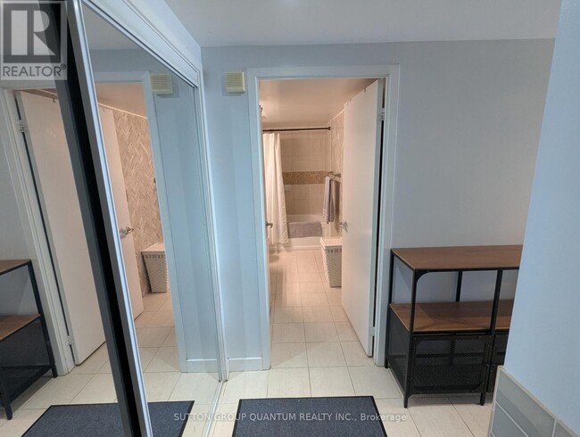 Building Photo - 11 Brunel Ct