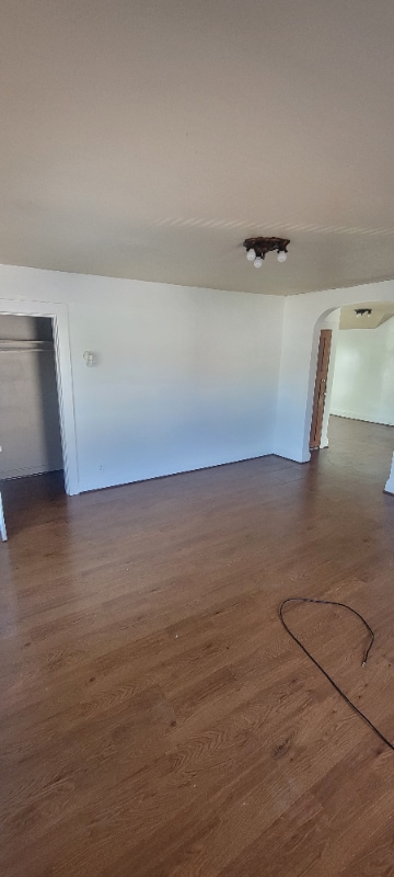 Building Photo - 865 W 5th St