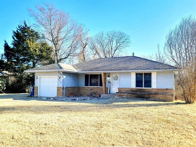 Building Photo - 3114 N Holman Ct