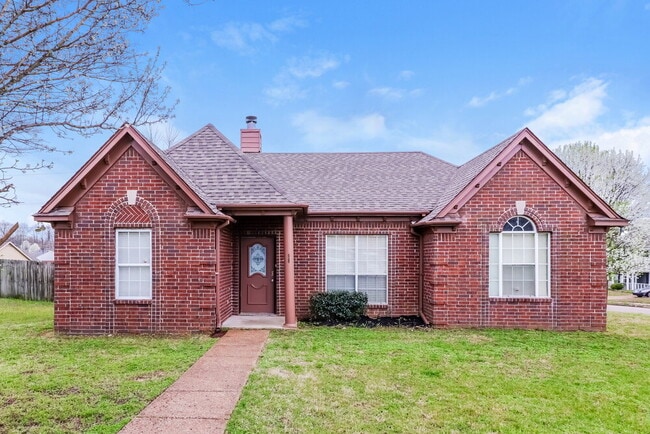 Building Photo - 4671 Lindawood Ln