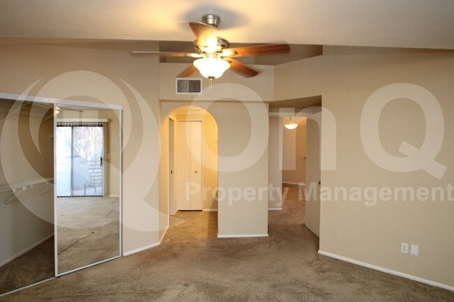 Foto del edificio - 1800 W Elliot Rd
