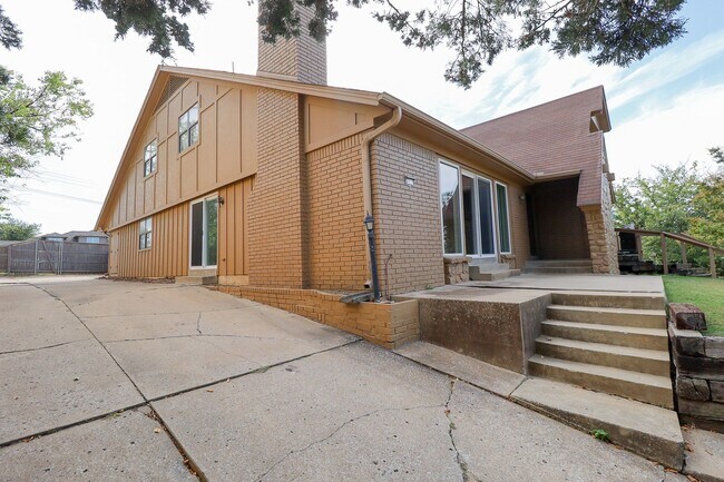 Foto del edificio - Updated Move In Ready 3-Bedroom Home, Grea...