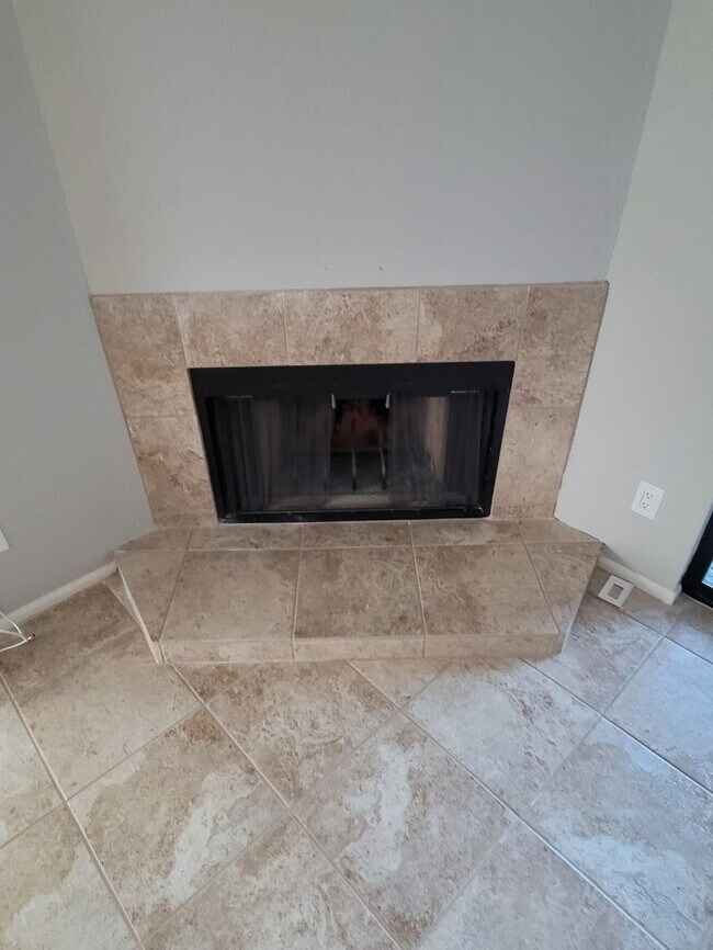 Foto del edificio - Updated 2/2 condo with 2 master bedrooms!