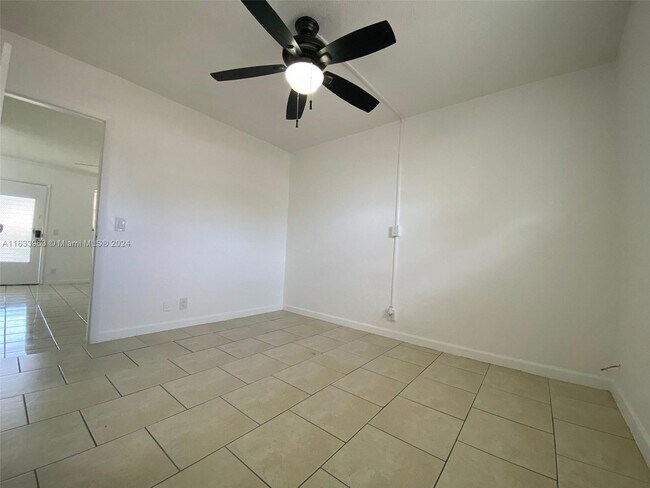 Building Photo - 612 2nd Ave S