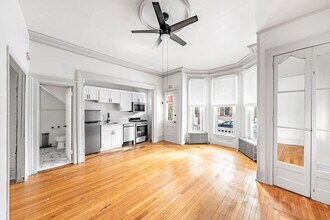 Building Photo - 107 Caroline St