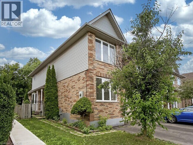 Photo du bâtiment - 1310 Blanshard Dr
